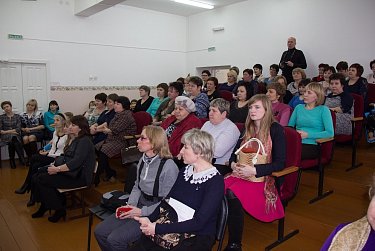 Парламентарии посетили Октябрьский район