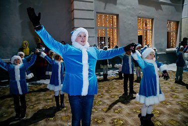 Праздник в каждый двор!