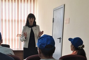 Оксана Набатчикова посетила Александровский район