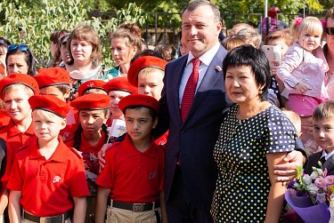 Олег Димов: «Сегодняшний радостный солнечный день открывает новый учебный год»