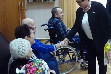 Депутаты навестили ветеранов