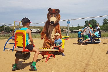 В Абрамовке появилась новая детская площадка