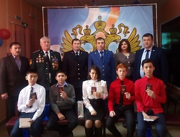 Ермек Алкулов вручил паспорта 