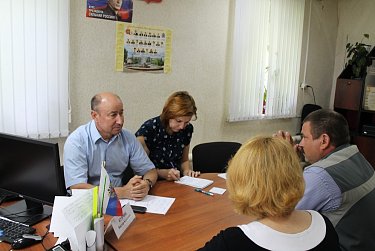 Депутат Виктор Купчик работал в округе