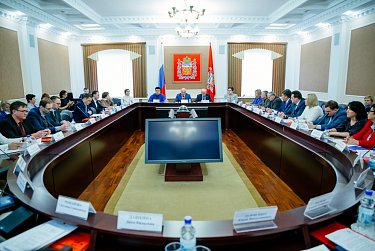 О вопросах ЖКХ - за "круглым столом"