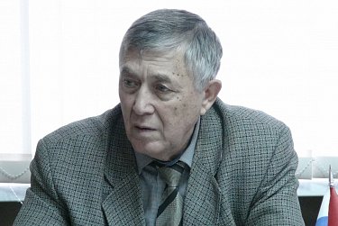 К депутату за помощью