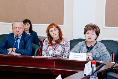 На заседании комитета по социальной и демографической политике 