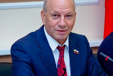 Геннадий Аверьянов о поборах в школах