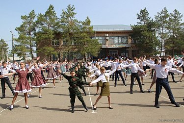 В ритме «Вальса Победы»