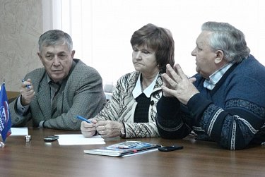 К депутату за помощью