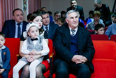 В Дом детства с подарками