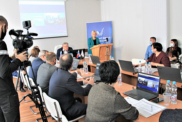 Предлагает общественность 