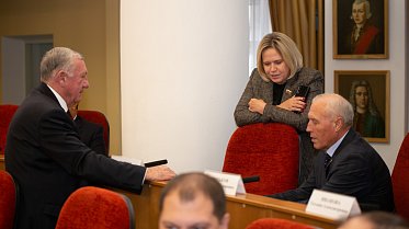 Парламентские слушания о мерах соцподдержки военнослужащих