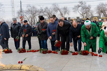 Оренбуржцы почтили память Героев Отечества