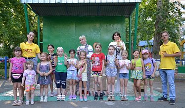 Вечер во дворе