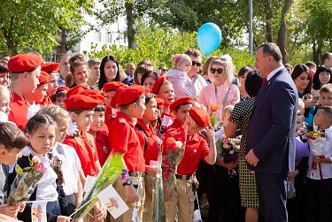 Олег Димов: «Сегодняшний радостный солнечный день открывает новый учебный год»