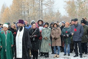 «И бьют навзрыд колокола…»