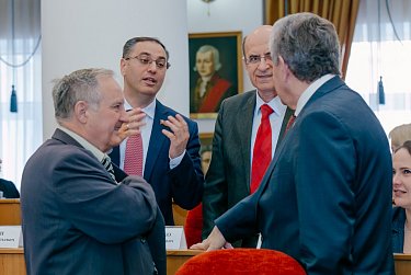 Парламент региона провел очередное заседание 