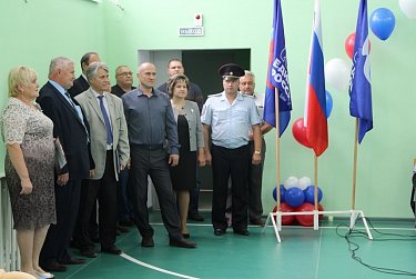 В Красногвардейском районе открылся обновленный школьный спортзал