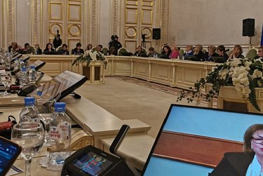 «Восток и Запад встречаются в Санкт-Петербурге»