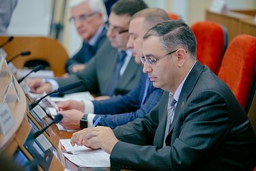 На заседании Законодательного Собрания