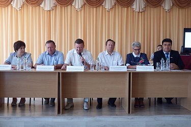 Депутаты в курсе проблем образовательных учреждений