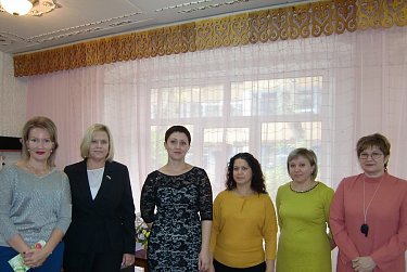 Татьяна Казармщикова поздравила дошкольных работников