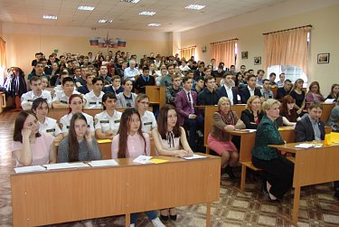 Надыр Ибрагимов встретился с будущими спасателями МЧС