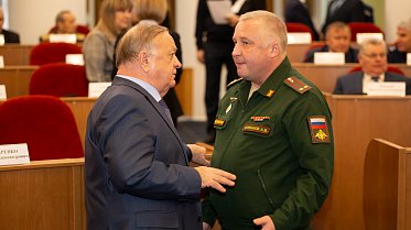 Парламентские слушания о мерах соцподдержки военнослужащих