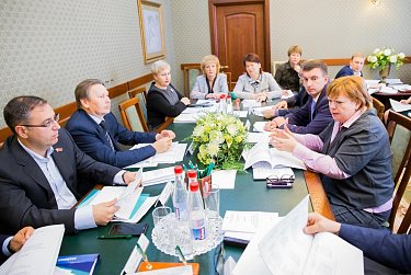 Депутаты обсудили поступившие законопроекты