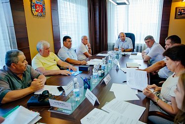 Аркадий Швецов: «Необходимо максимально упростить процедуру сбора и использования валежника для жителей области»