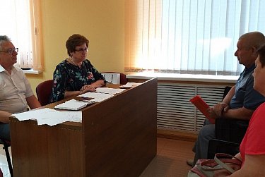 С вопросами – к депутатам