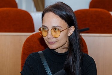 Школьники на экскурсии у законодателей