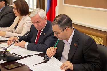 Проект бюджета обсудили в расширенном составе 