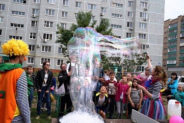 Оксана Набатчикова и Татьяна Иванова встретились с жителями Промышленного района