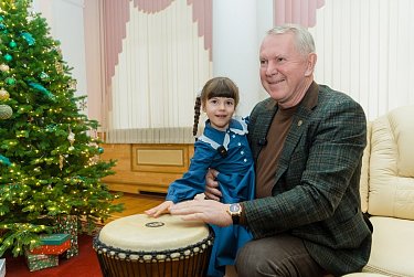 Африканские барабаны в Доме Советов