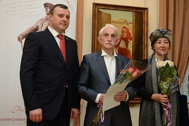 Олег Димов вручил премии имени Петра Рычкова литераторам Оренбуржья