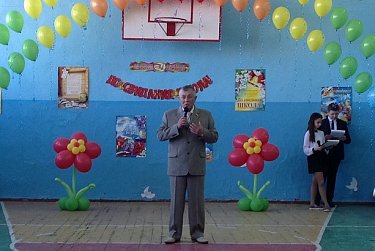 Для выпускников прозвенел последний школьный звонок