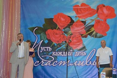 Депутаты поздравили Белогорскую школу с 30-летием