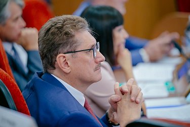 На заседании Законодательного Собрания