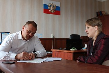 Депутаты провели приемы граждан