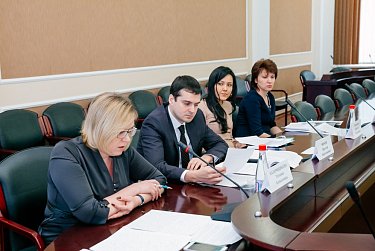 Законы социального характера