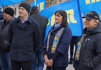 Праздничный митинг собрал оренбуржцев