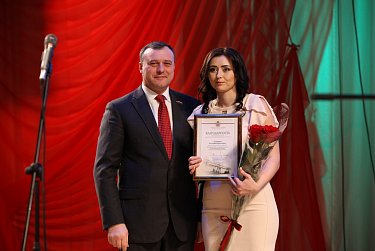 Олег Димов поздравил коллектив школы №34 областного центра