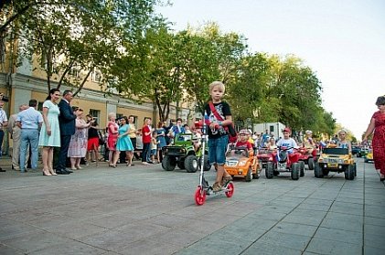Олег Димов: «Флаг Российского государства – символ доблести и мужества, объединяющий многонациональную страну»
