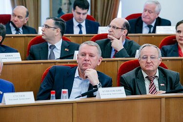 На заседании Законодательного Собрания