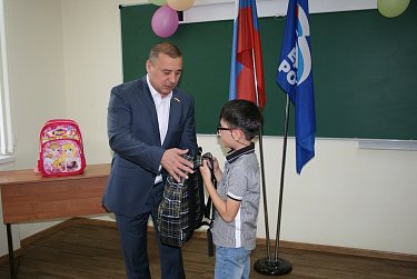 Василий Тишин и Аркадий Швецов встретились с учителями Восточного Оренбуржья