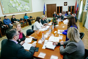 Депутаты обсудили проекты областных законов