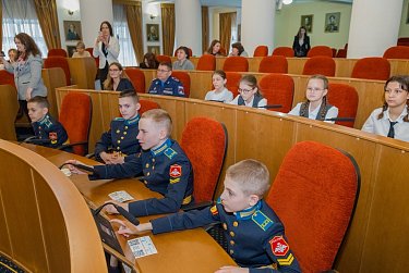 Школьники – в гостях у парламентариев