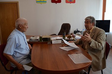 Депутаты провели День информации в Сакмарском районе